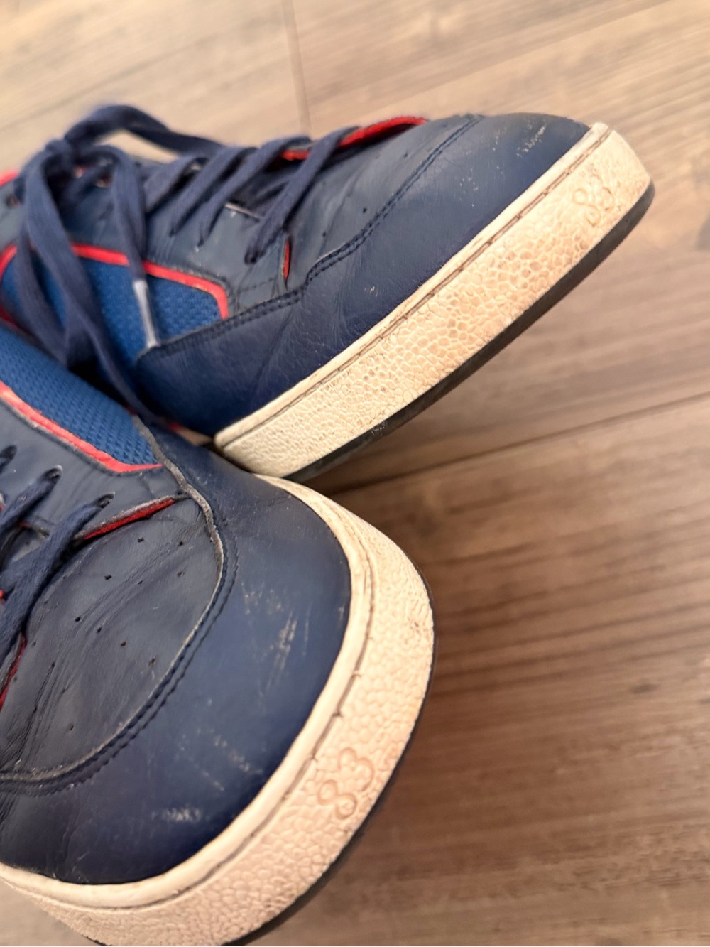 Gucci Tennis 83 Men's Navy and Red Sneakers - Picture 7 of 12